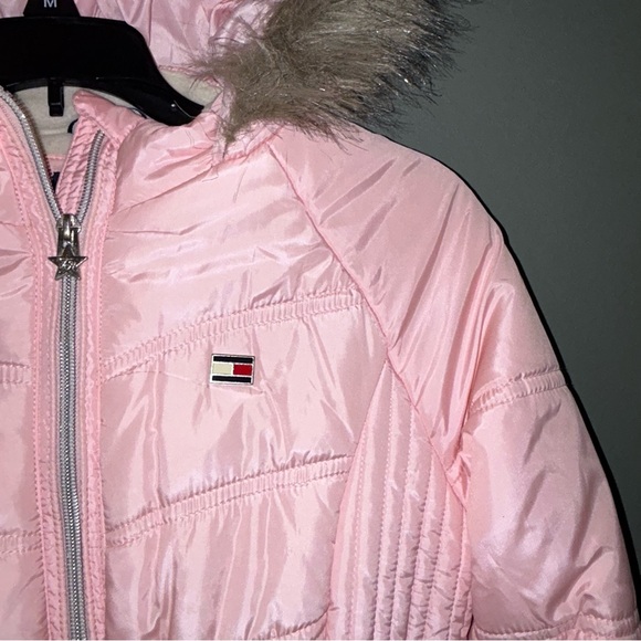 Tommy Hilfiger Girls Pink PUFFER Jacket with Fur lined hood size 16 XL Coat - Picture 3 of 9